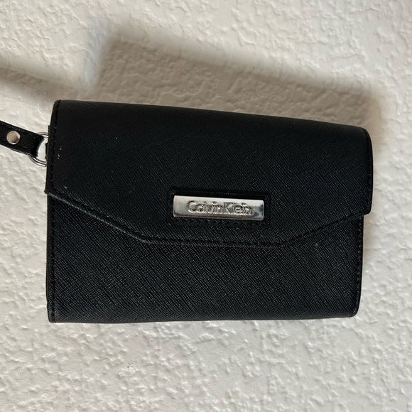 Calvin Klein Black Wristlet, Card Holder, Wallet with Button Snap - Picture 1 of 6